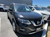 Used 2017 Nissan Rogue SV image 2