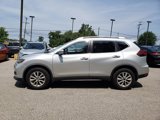 Used 2018 Nissan Rogue SV image 5