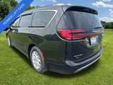 Used 2022 Chrysler Pacifica Touring-L image 4