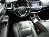 Used 2017 Toyota Highlander Limited Platinum image 2