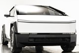 Used 2024 Tesla Cybertruck AWD Crew Cab image 2