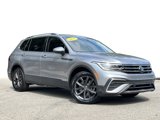 Used 2022 Volkswagen Tiguan SE image 2
