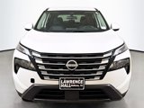 Used 2024 Nissan Rogue SV image 2
