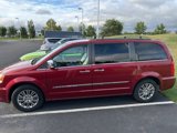 Used 2014 Chrysler Town & Country Touring-L w/ Driver Convenience Group image 3