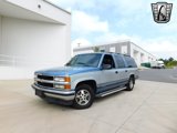 Used 1995 Chevrolet Suburban 2WD image 2