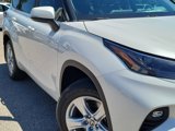 Used 2023 Toyota Highlander LE image 4