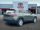 Used 2019 Jeep Cherokee Latitude w/ Popular Appearance Group image 5