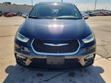 Used 2023 Chrysler Pacifica Limited image 2
