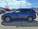 Used 2019 Nissan Rogue SV image 2