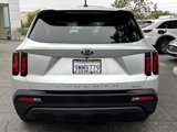 Used 2021 Kia Sorento LX image 4
