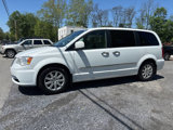 Used 2015 Chrysler Town & Country Touring w/ Driver Convenience Group image 3