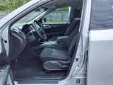 Used 2017 Nissan Pathfinder S image 4