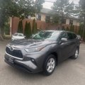 Used 2024 Toyota Highlander LE image 2