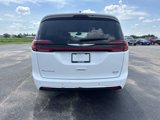 Used 2023 Chrysler Pacifica Touring-L image 4