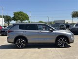 Used 2022 Mitsubishi Outlander SE image 3
