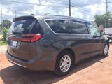 Used 2021 Chrysler Pacifica Touring-L image 5
