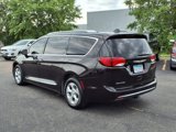 Used 2017 Chrysler Pacifica Touring-L Plus image 4