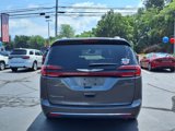 Certified 2022 Chrysler Pacifica Touring image 4