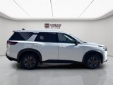 Used 2024 Nissan Pathfinder S image 2
