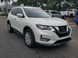 Used 2017 Nissan Rogue SV image 3