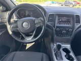 Used 2021 Jeep Grand Cherokee Laredo image 2