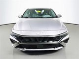New 2025 Hyundai Elantra SEL image 2