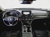Used 2018 Honda Accord Touring image 3