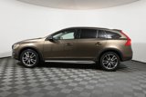 Used 2018 Volvo V60 T5 Cross Country image 2