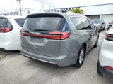 Used 2021 Chrysler Pacifica Touring-L image 4