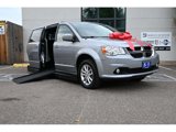 Used 2019 Dodge Grand Caravan SXT image 2