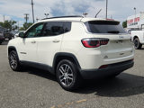 Used 2018 Jeep Compass Latitude image 3