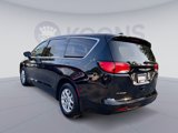 Used 2022 Chrysler Voyager LX image 4