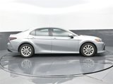Used 2022 Toyota Camry LE image 2