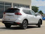 Used 2019 Nissan Rogue SL image 3