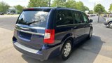 Used 2013 Chrysler Town & Country Touring image 6