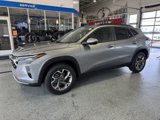 Used 2025 Chevrolet Trax LT w/ Driver Confidence Package image 4