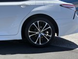 Used 2020 Toyota Camry SE image 4