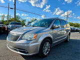 Used 2014 Chrysler Town & Country Touring-L w/ Driver Convenience Group image 3