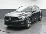 Used 2023 Volvo XC40 B4 Ultimate image 3