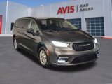 Used 2023 Chrysler Pacifica Touring-L image 3