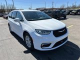 Used 2022 Chrysler Pacifica Touring-L image 4