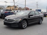 Used 2024 Volkswagen Jetta SE image 2