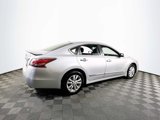 Used 2015 Nissan Altima 2.5 S w/ Sport Value Package image 3