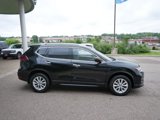 Used 2018 Nissan Rogue SV w/ Premium Package image 4