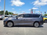 Used 2023 Chrysler Pacifica Touring-L image 2