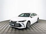 Used 2019 Toyota Avalon Limited image 3
