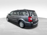 Used 2015 Chrysler Town & Country Touring image 4