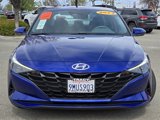 Used 2023 Hyundai Elantra SE w/ Preferred Accessory Package image 2