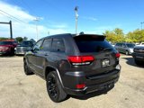Used 2017 Jeep Grand Cherokee Altitude image 3