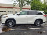 Used 2018 Toyota Highlander SE image 4